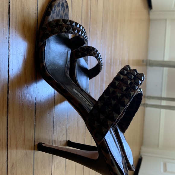 Stunning Manolo Blahnik  leopard and spike heels - Picture 9 of 12